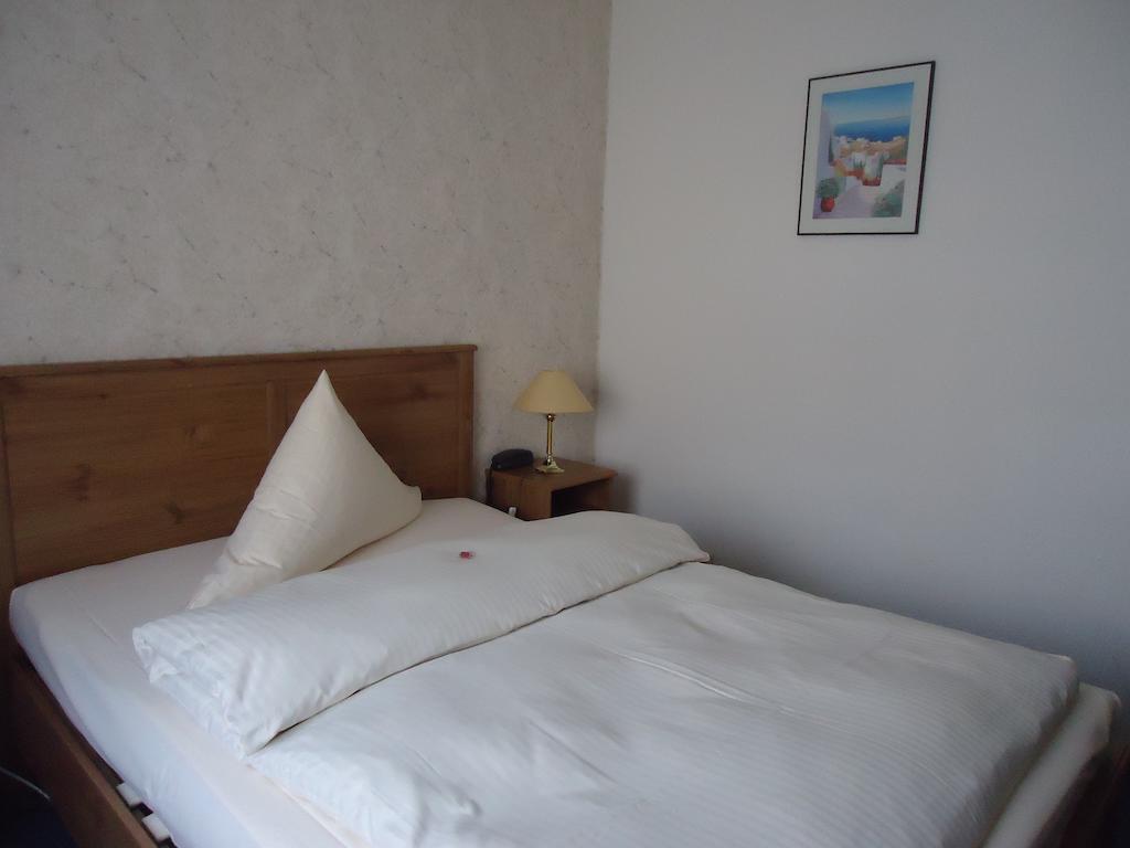 Hotel Central Oberursel Zimmer foto
