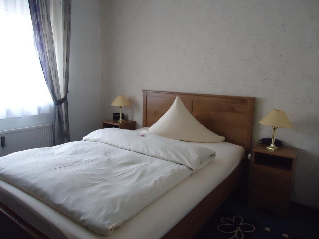 Hotel Central Oberursel Zimmer foto