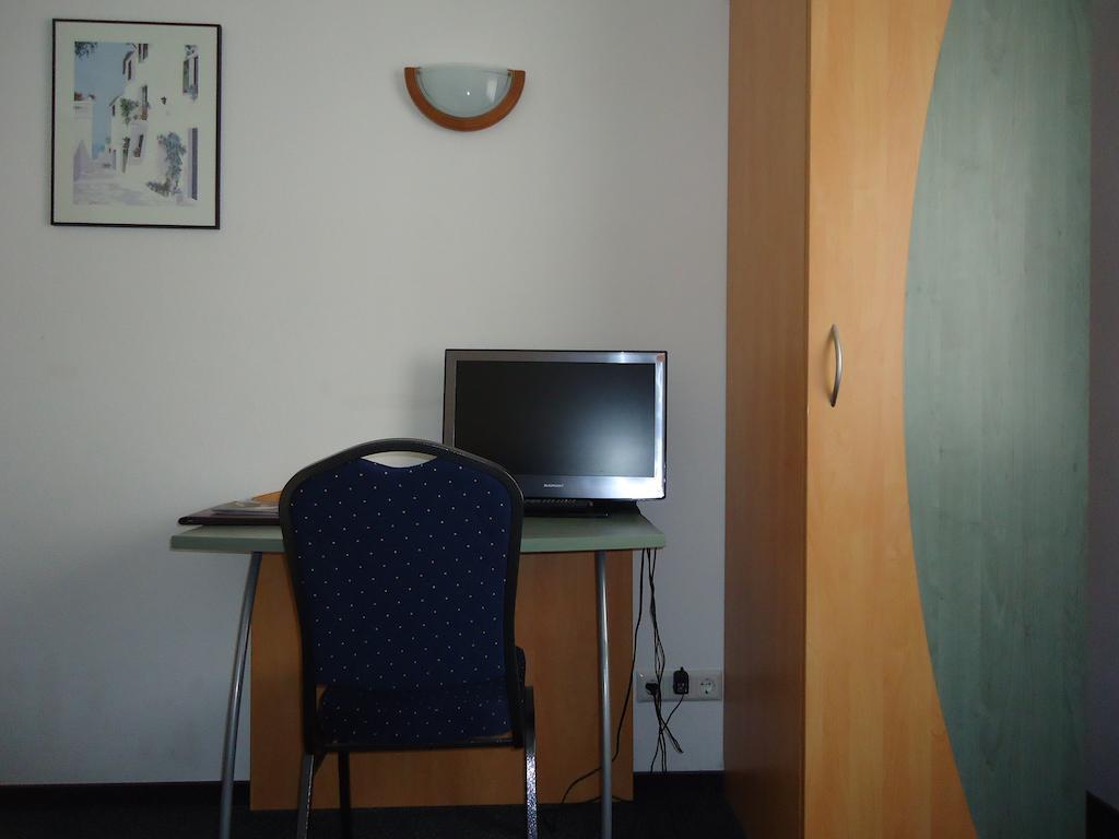 Hotel Central Oberursel Zimmer foto